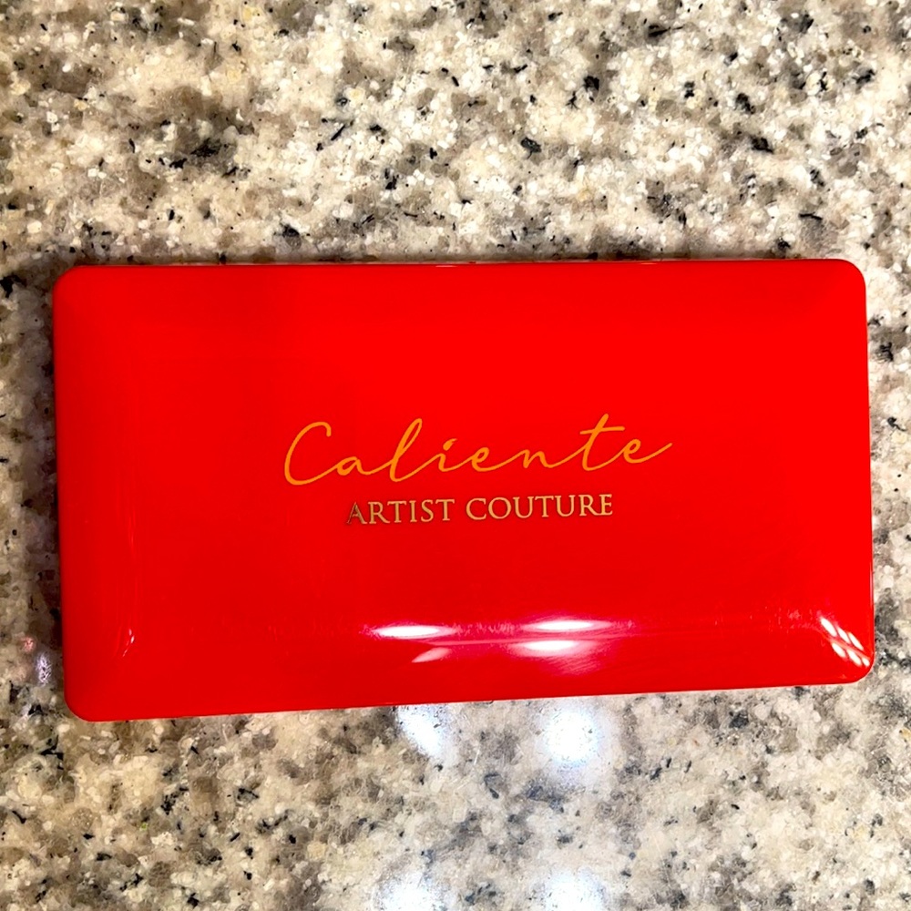 Caliente Artist Couture Makeup Pallet!!